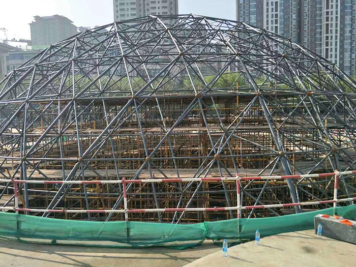马鞍山球形网架钢结构施工